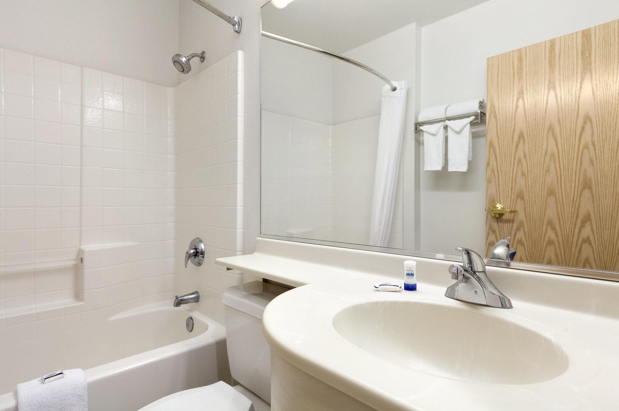 Microtel Inn & Suites Modesto Ceres Pokoj fotografie